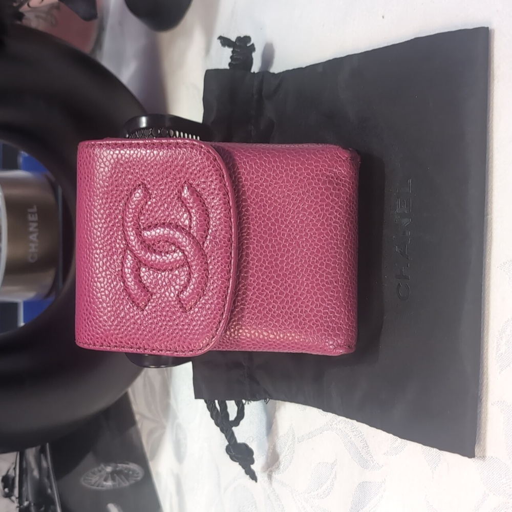 CHANEL AUTHENTIC CAVIAR LEATHER CARRY CASE. EUC.